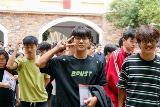 云图片