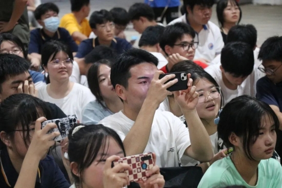 云图片
