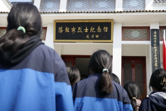 云图片