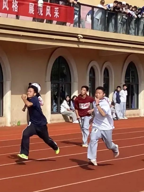 云图片