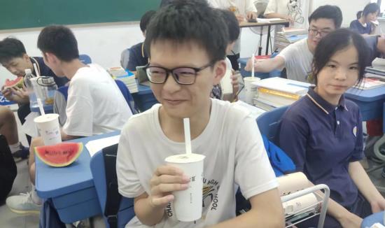 云图片